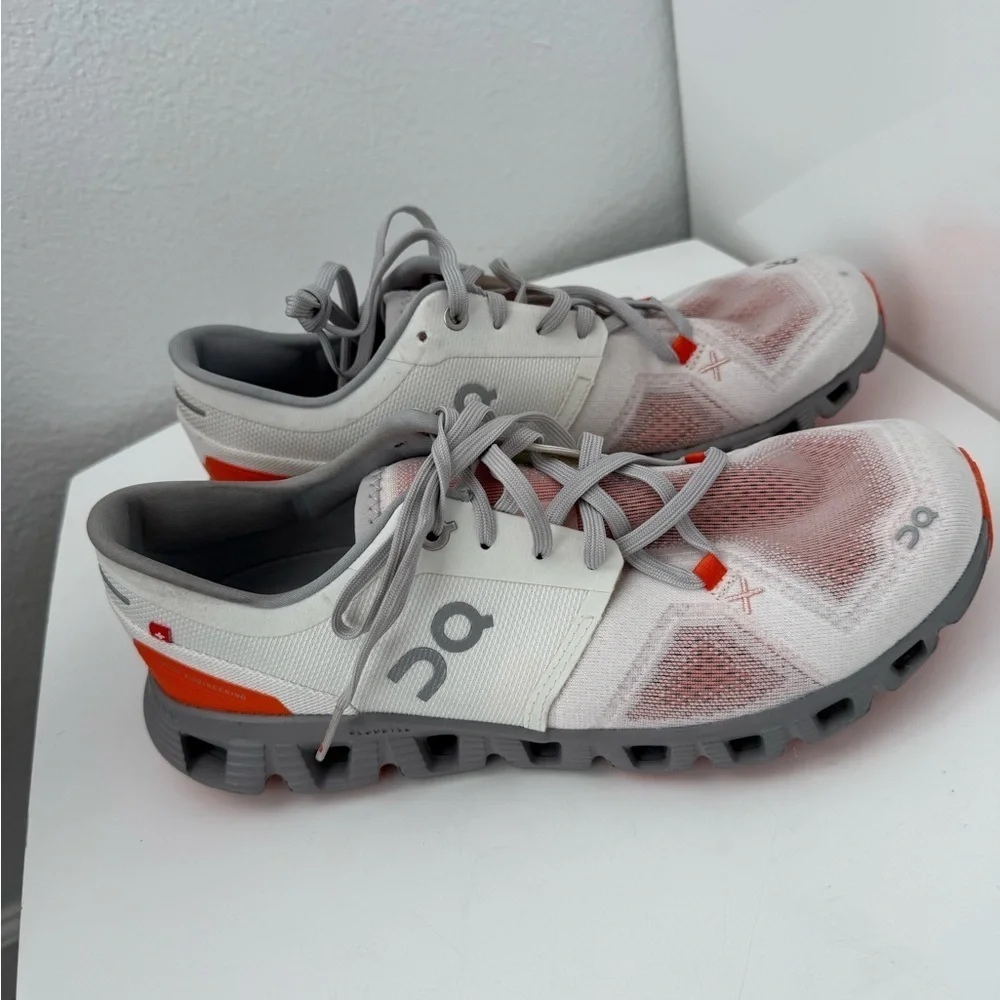 On Running Women's Athletic Shoes - White and Orange. Like new. size 9